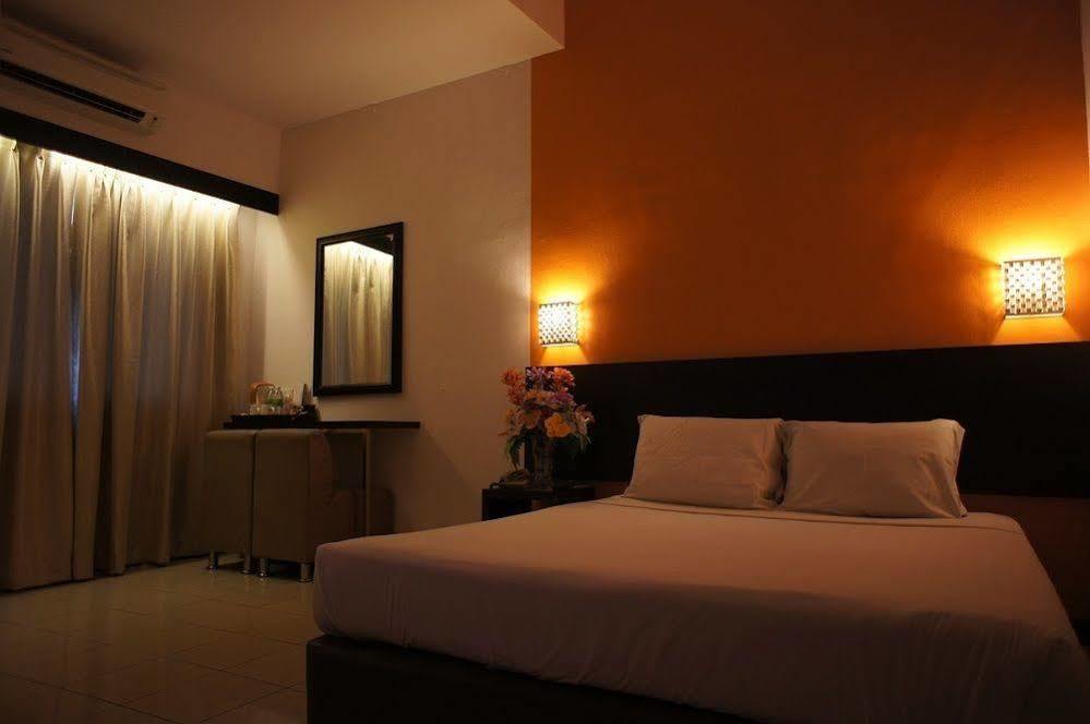 Meldrum Hotel Johor Bahru Eksteriør bilde